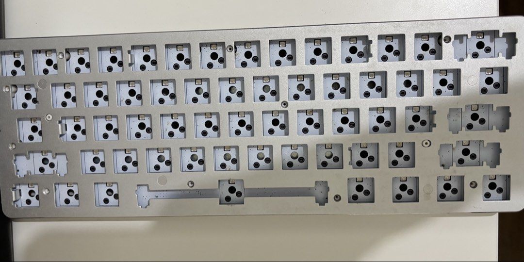 BROKEN Glorious 60% Hot-Swappable mechanical keyboard (Category: Computer Keyboard) located in Pasig City. Submitted by trubish_collectibles (Listing ID 1423931375, Image 1). Description: - Untested - Broken USB C Port - Presumably working lights and sockets for the switches - Mechanical Keyboard Chassis - Negotiable *KEEP IN MIND* - Buyer always pays first before receiving the product! - Only mode of transportation is Lalamove! (Unable to meet u