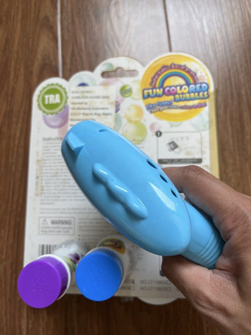 Bubble Gun (needs 3 AA battery) (Category: Kids Toys) located in Muntinlupa City. Submitted by pg53934 (Listing ID 1423805950, Image 2). Description: - Fun Colored Bubbles bubble gun. Pull trigger and it shoots bubbles - Includes two bottles of bubble solution - needs 2 AA batteries not included .
