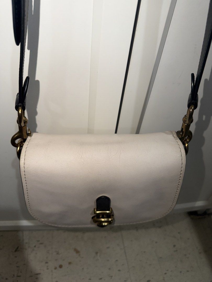 Coach 54392 Saddle 23 Colorblock (Category: Shoulder Bags) located in Manila. Submitted by halm3r (Listing ID 1423862170, Image 3). Description: Coach 54392 Saddle 23 Colorblock -No More Hangtag -No tears and cracks - see photos for actual condition and details 2500+SF Loc: Manila.