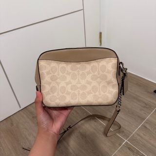 (Category: ) located in . Submitted by pl.closet (Listing ID 1423915004, Image 1). Description: .