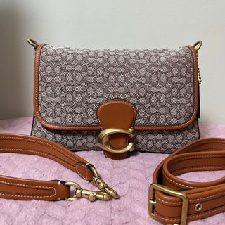 (Category: ) located in . Submitted by puss_in_purses (Listing ID 1423945495, Image 1). Description: .