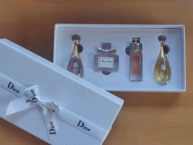 Dior Miniature Perfume Gift Set (Category: Fragrance & Deodorants) located in Pasig City. Submitted by ckccccc (Listing ID 1423797902, Image 2). Description: - Dior miniature perfume gift set - Includes four different Dior fragrances - Elegant, small bottles - White box with Dior ribbon - Complete set - Ideal for gifting or trying different scent AVAILABLE IN MULTIPLE STOCKS 📍PASIG LOC Delivery basis only. Payment first policy. Buyer books the r