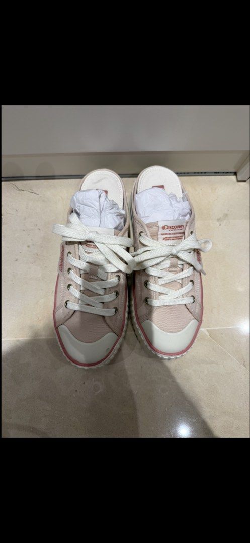 Discovery Sneakers (Category: Sneakers) located in Singapore. Submitted by amazingcal (Listing ID 1423824708, Image 2). Description: Asia size: 25.0.