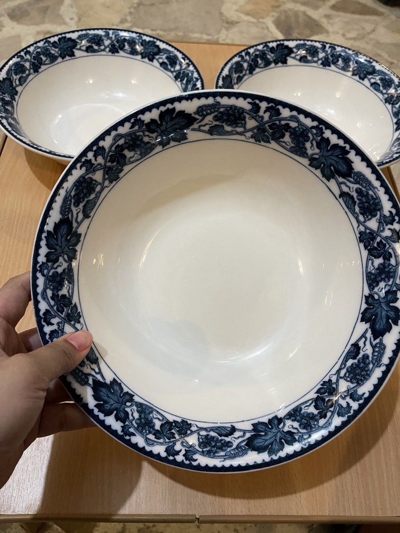 Double phoenix serving bowl set of 3 (Category: Dinnerware & Cutlery) located in San Fernando. Submitted by japansurpluselyu (Listing ID 1423912907, Image 3). Description: 9x3.5.