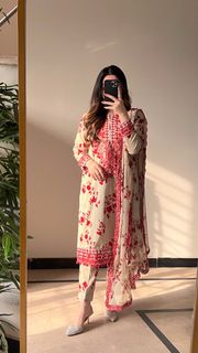 （分類：）位於 。 由 desidilcalls 提交（商品編號 1423906114，圖片 1）。簡介： 。