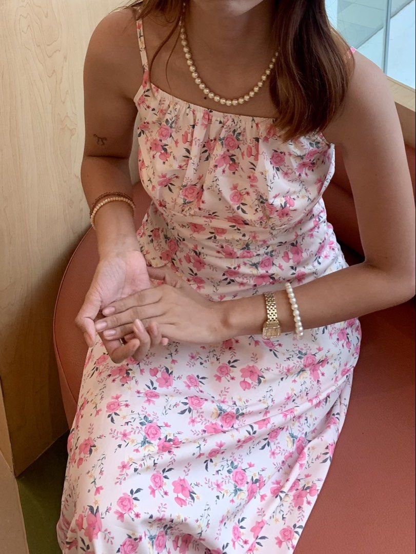 Floral Print Spaghetti Strap Dress (Category: Dresses) located in Las Pinas. Submitted by qntrndd (Listing ID 1423956950, Image 3). Description: Rehoming this floral dress for ₱200 only! used it once Color may slightly vary depending on lighting ✨ SF c/o buyer 🛵 DM me for more info, pics, and exact sizing! 💌.