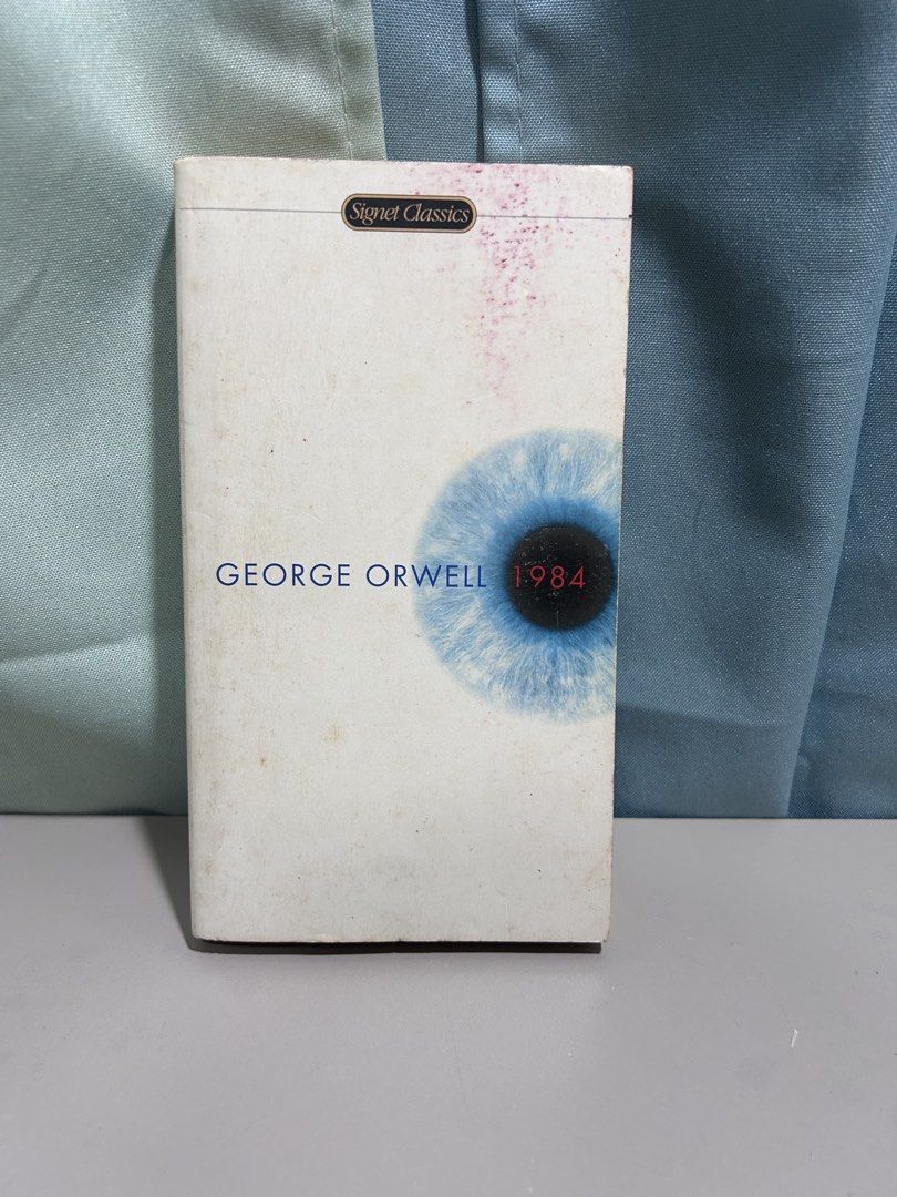 George Orwell 1984 Signet Classics (Category: Storybooks) located in Dumaguete. Submitted by bunchings.books (Listing ID 1423953399, Image 1). Description: 1984 by George Orwell | Signet Classics Edition A timeless dystopian classic. Includes afterword by Erich Fromm. Condition: • Preloved • Visible cover stains and wear • Pages heavily tanned due to age • No missing pages • Fully readable Perfect for students, collectors of classics, or anyone w