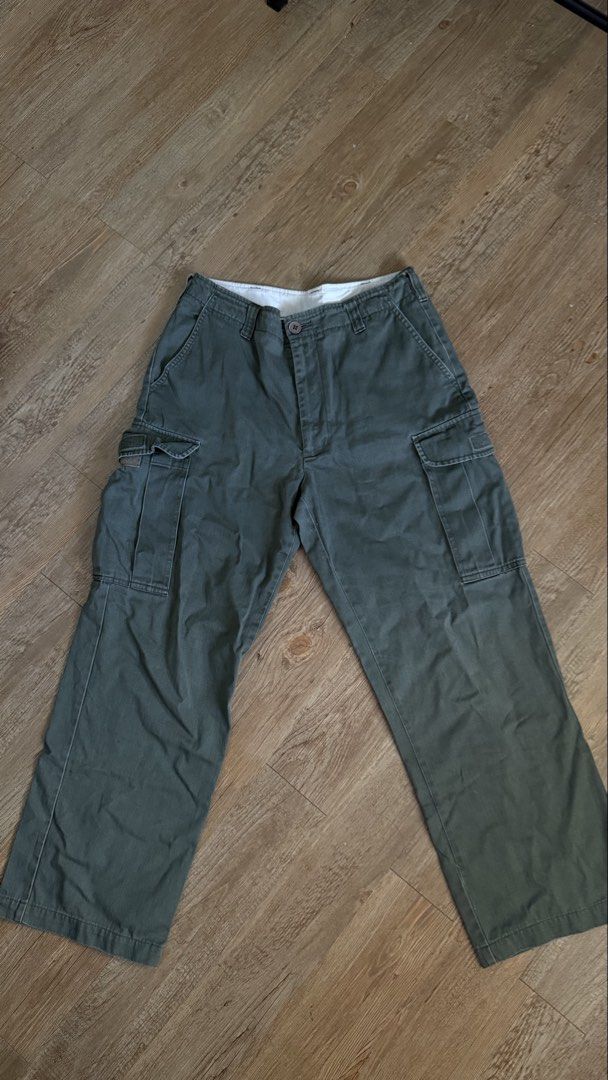Giordano Cargo Pants W29 L33 (Category: Jeans) located in San Pablo. Submitted by chinitokiddd (Listing ID 1423866008, Image 1). Description: .