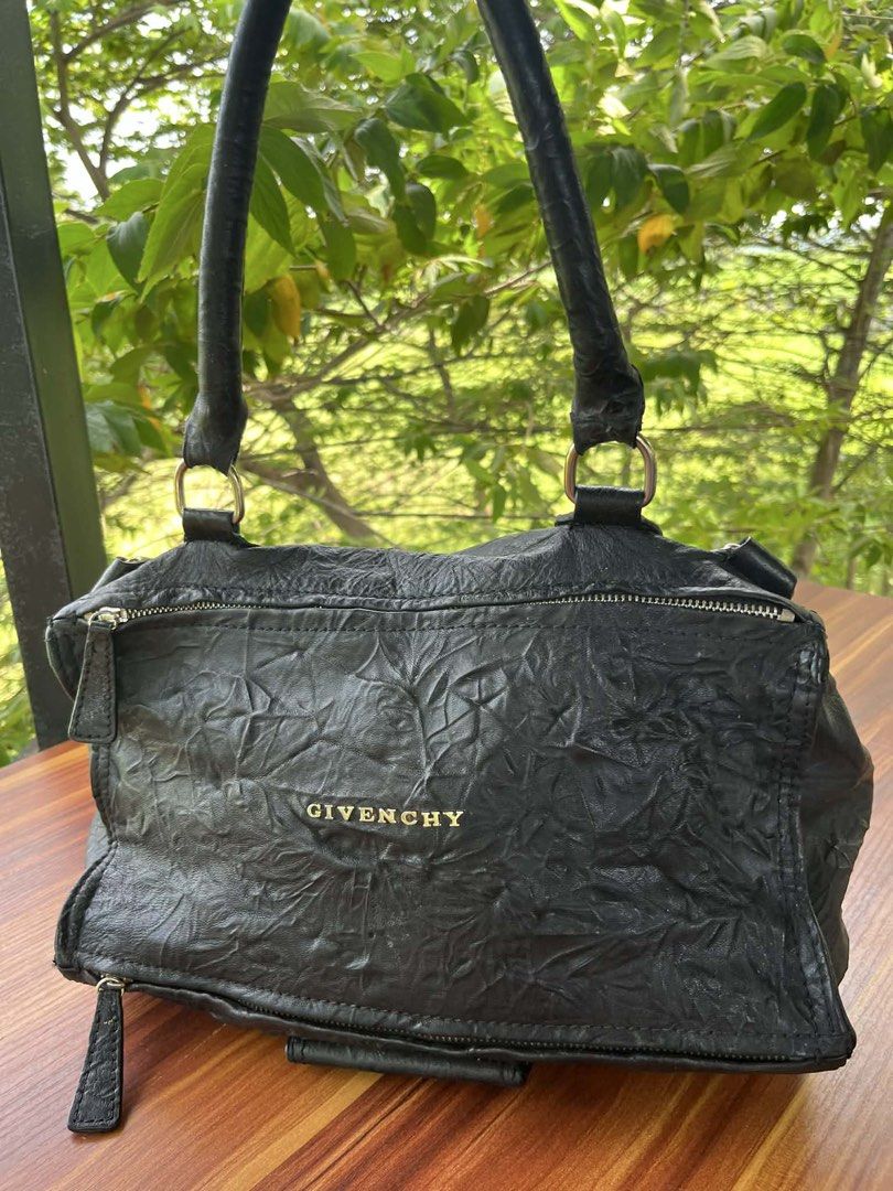 Givenchy pandora (Category: Luxury Bags & Wallets) located in Oroquieta. Submitted by quickforest_8a519b (Listing ID 1423915850, Image 1). Description: medium genuine leather 2 way.