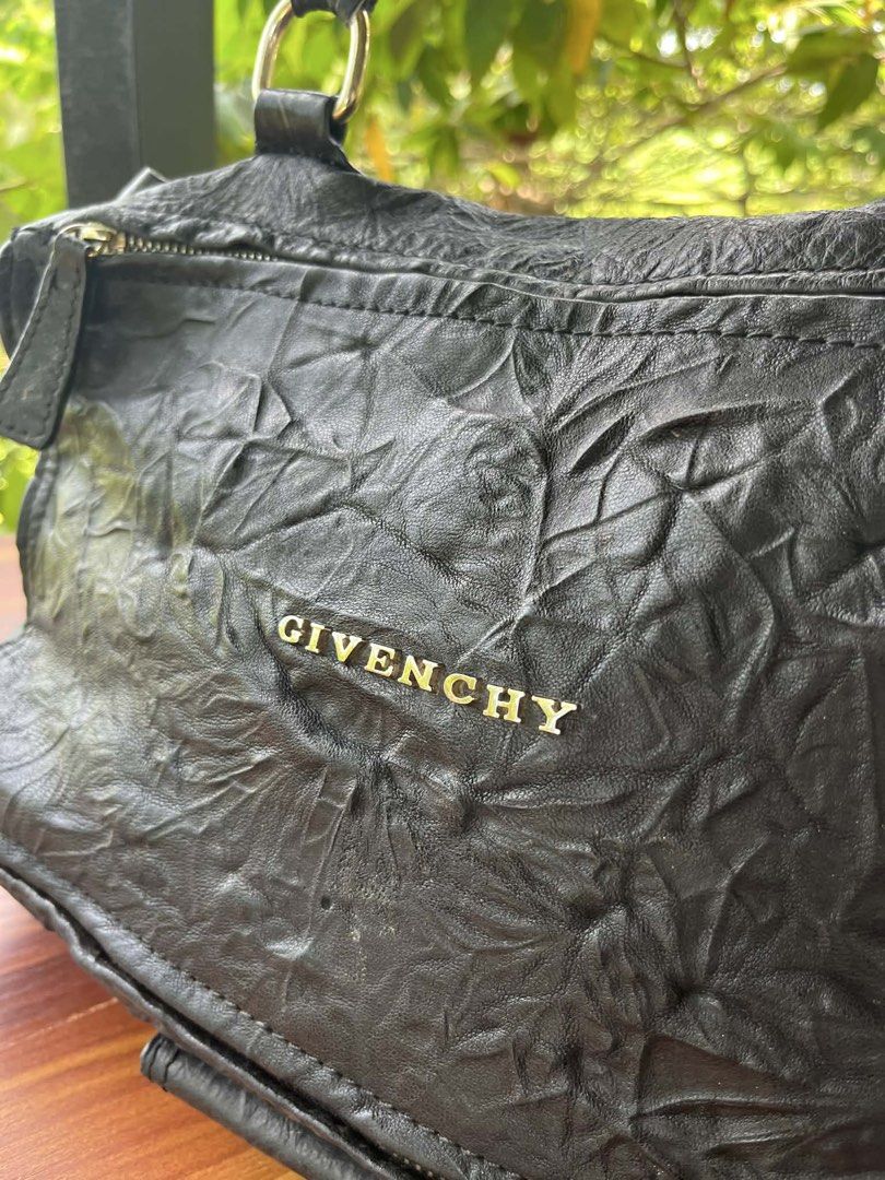 Givenchy pandora (Category: Luxury Bags & Wallets) located in Oroquieta. Submitted by quickforest_8a519b (Listing ID 1423915850, Image 2). Description: medium genuine leather 2 way.
