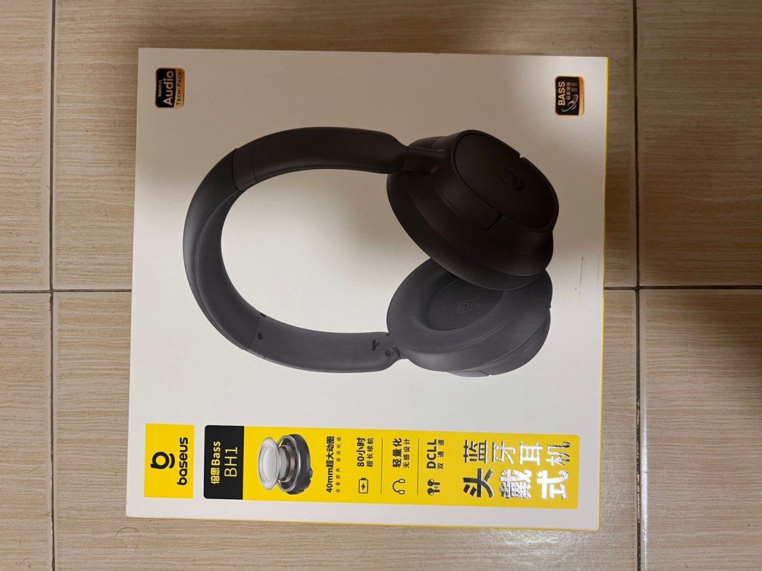 Headphones65571040783107114