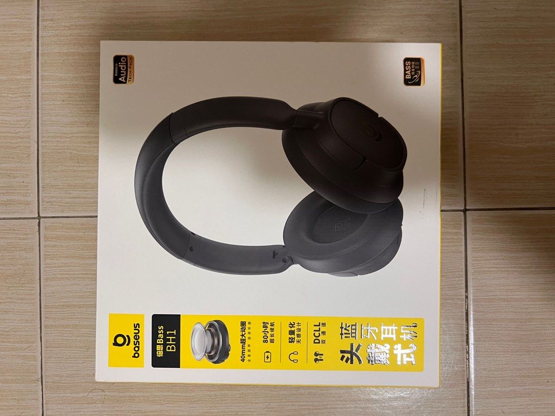 Headphones65571040783107110