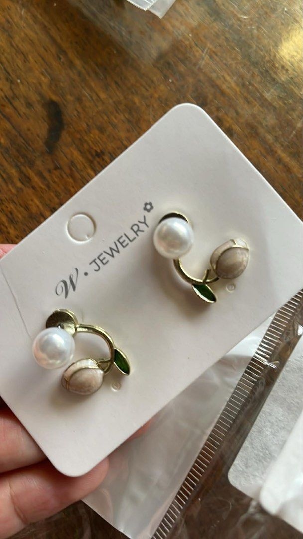 IMPORTED FASHION EARRINGS (Category: Earrings) located in Cavite. Submitted by AlwaysGiveBack (Listing ID 1423920359, Image 3). Description: IMPORTED FASHION EARRINGS - Non- Tarnish, with proper care - Hypo- Allergenic - Perfect for kids or adults Bdo gcash Gogo lalamove ₱60 each only✨.