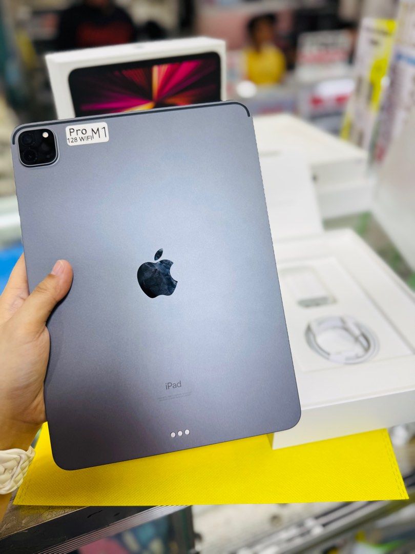 Ipad pro m1 128GB 11' inch wifi only no issues (Category: iPad) located in San Juan City. Submitted by najihahtelecomshop2018 (Listing ID 1423966046, Image 2). Description: Legit Store | Original unit FOR SALE | TRADE / SWAP ▫️INSTALLMENT thru: 🔸Credit Card (straight / installment) 🔸Ggives / Gcredit + 6% interest 🔸Spay Later + 6% interest (RFS: Buy and Sell any kinds of Gadgets) Description: Ipad Pro M1 chip 128Gb Wifi only 11' inc No hidden I