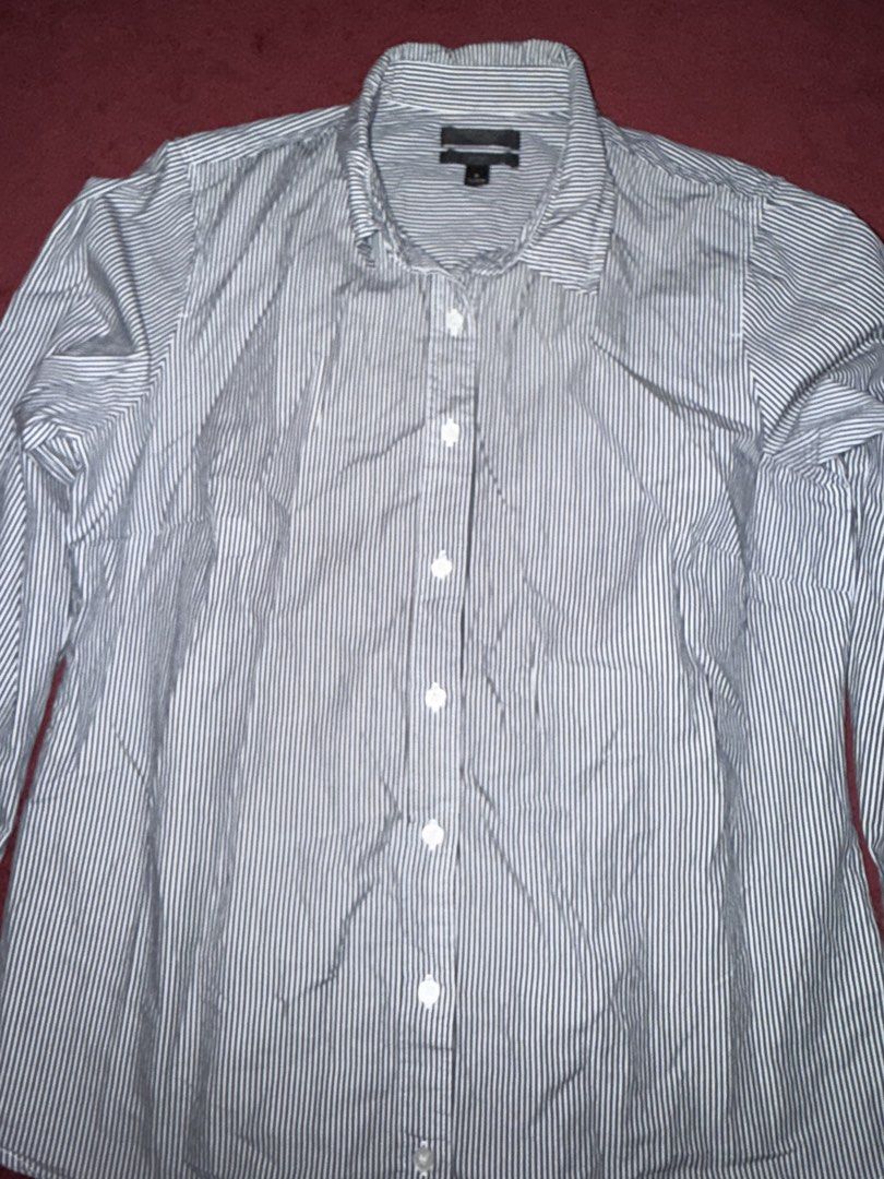 j.crew Perfect Striped Shirt - Size 6 (Category: Shirts) located in Manila. Submitted by terefficstuffs (Listing ID 1423892301, Image 3). Description: worn thrice cant be worn due to bit small for me decluttering .