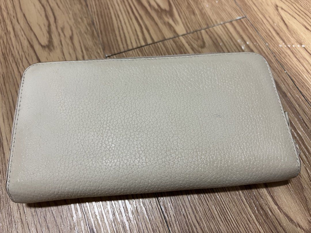 由 loverapple72 (刊登 ID 1423932862，圖片 2) 提交，位於 台北市 (Taipei) 的 Kate spade 荔枝皮二手錢包 (類別：精品包與皮夾)，說明：。