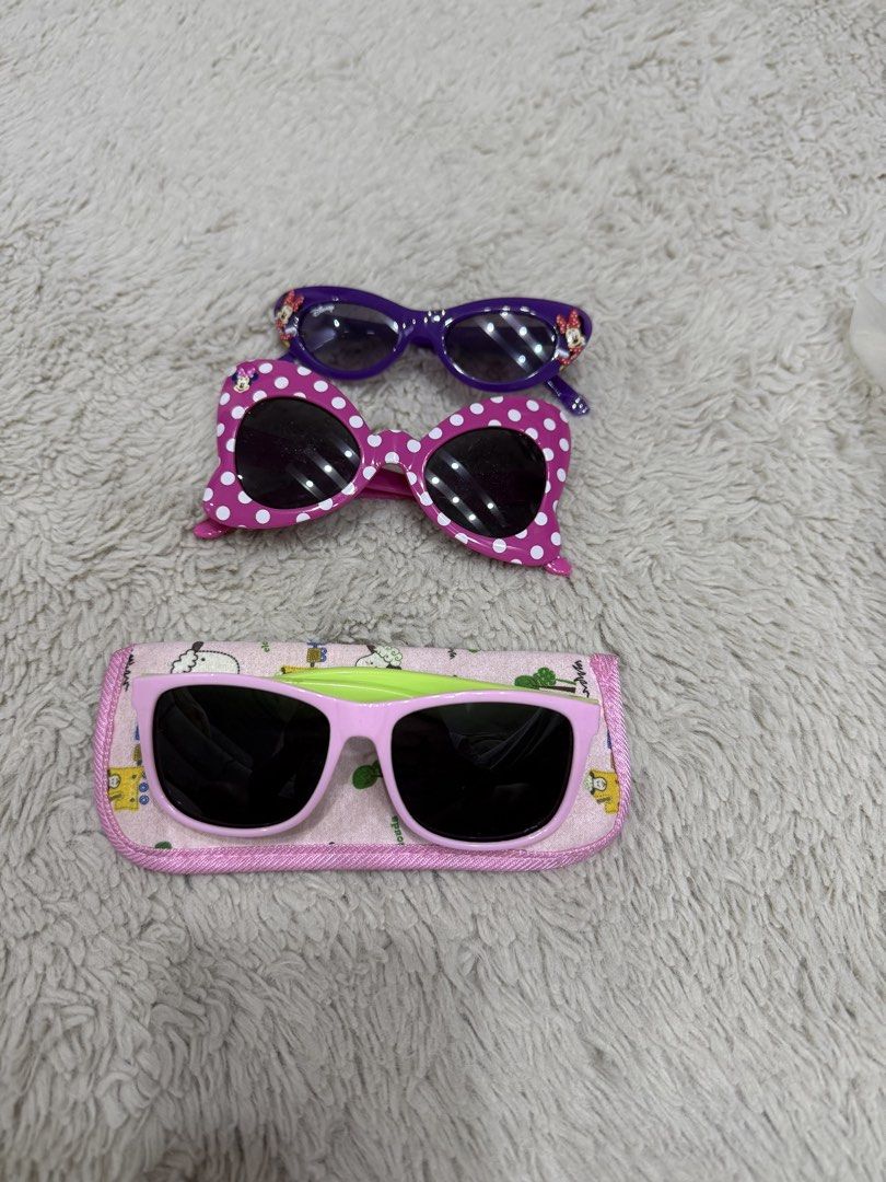 Kid’s sunglasses Take All (Category: Babies & Kids Fashion) located in Las Pinas. Submitted by green_unit (Listing ID 1423890284, Image 1). Description: .