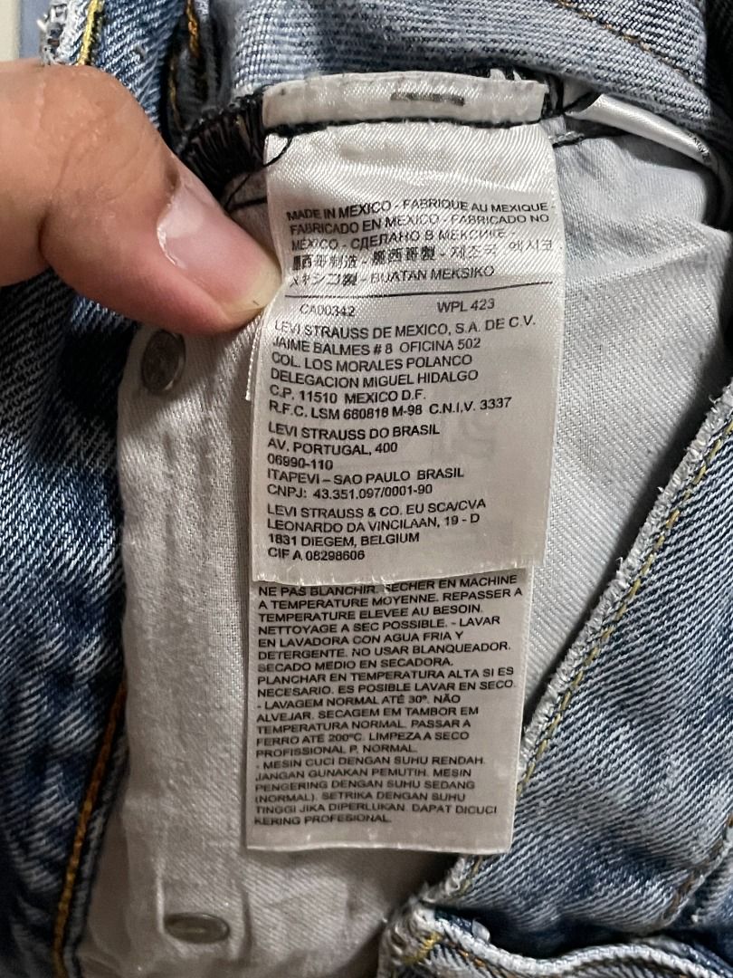Levi's 505 Small-e double sided red tab Light Wash 44 x 30 (Category: Jeans) located in Silang. Submitted by pau_sober (Listing ID 1423882589, Image 3). Description: Levi's 505 Small-e double sided red tab Light Wash Regular fit 44 (waist) x 30 (inseam) inches 14 inch thigh 15 inch rise Great condition 8/10 issue: small tear sa crotch area 700 + shipping.