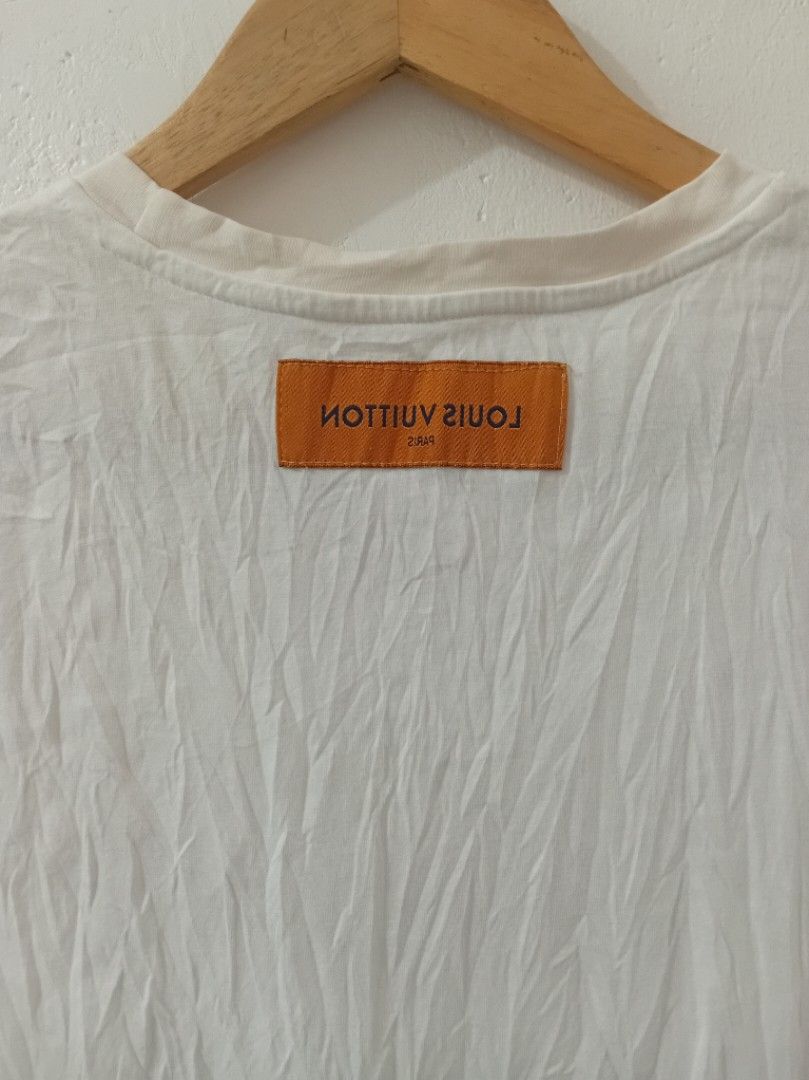 Louis Vuitton Graphic White Tee (Category: Luxury Apparel) located in Navotas City. Submitted by riyuwi (Listing ID 1423888662, Image 3). Description: PREOWNED LIGHTLY USED WellUsed LOUIS Vui tton MONOGRAM LOGO PRINTED COTTON TEE WHITE Mens SMALL Womens Large Off /legit. Cut tags Cotton flaws : Hairlines sa Print ,Cut tags Good C0ndition 8.8/10.