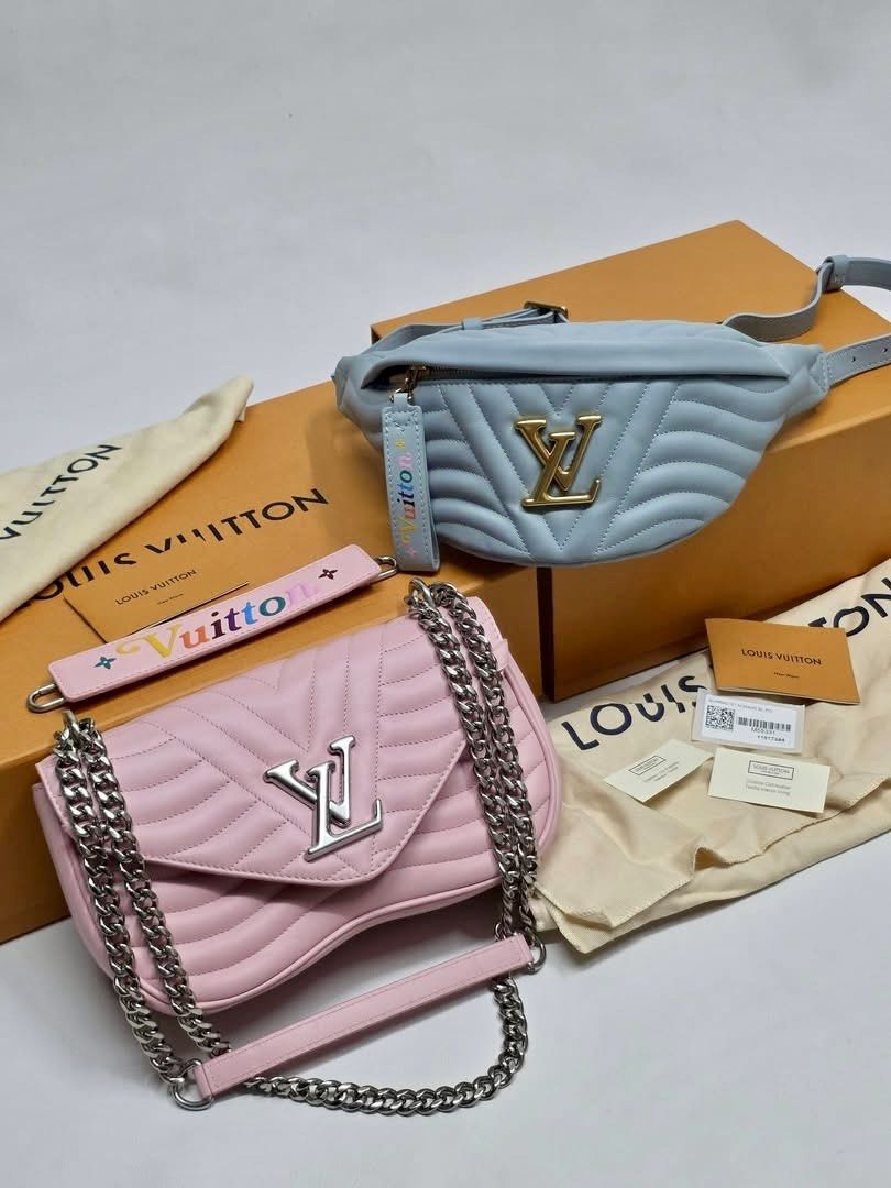 LOUIS VUITTON MINI BAGS ✨ (Category: Luxury Bags & Wallets) located in Mandaluyong City. Submitted by luxprelovedbagsparadise (Listing ID 1423804682, Image 2). Description: 👜✨ LOUIS VUITTON MINI BAGS – ONHAND & READY TO SHIP✨👜 Upgrade your collection with these brand new, guaranteed authentic pieces 🤎 🔥 💙Louis Vuitton Bumbag– ₱85,000 A modern street-style icon crafted in signature Monogram canvas. Lightweight, versatile, and can be worn cros
