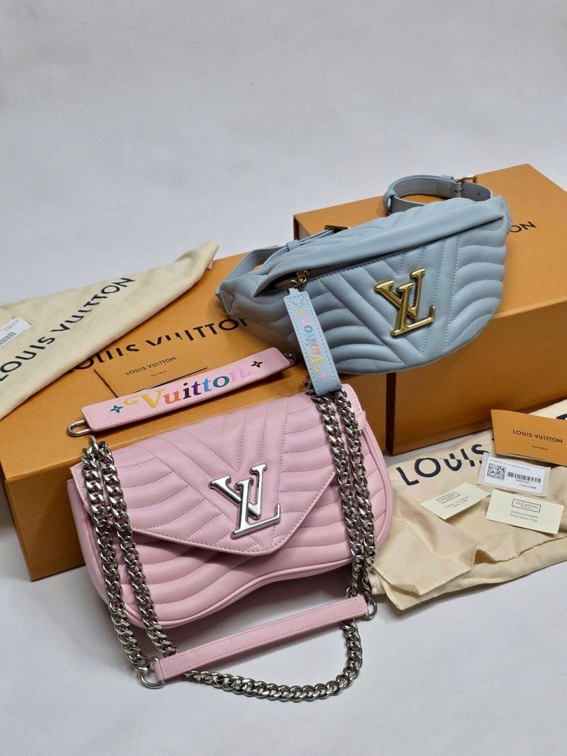 LOUIS VUITTON MINI BAGS ✨ (Category: Luxury Bags & Wallets) located in Mandaluyong City. Submitted by luxprelovedbagsparadise (Listing ID 1423804682, Image 1). Description: 👜✨ LOUIS VUITTON MINI BAGS – ONHAND & READY TO SHIP✨👜 Upgrade your collection with these brand new, guaranteed authentic pieces 🤎 🔥 💙Louis Vuitton Bumbag– ₱85,000 A modern street-style icon crafted in signature Monogram canvas. Lightweight, versatile, and can be worn cros