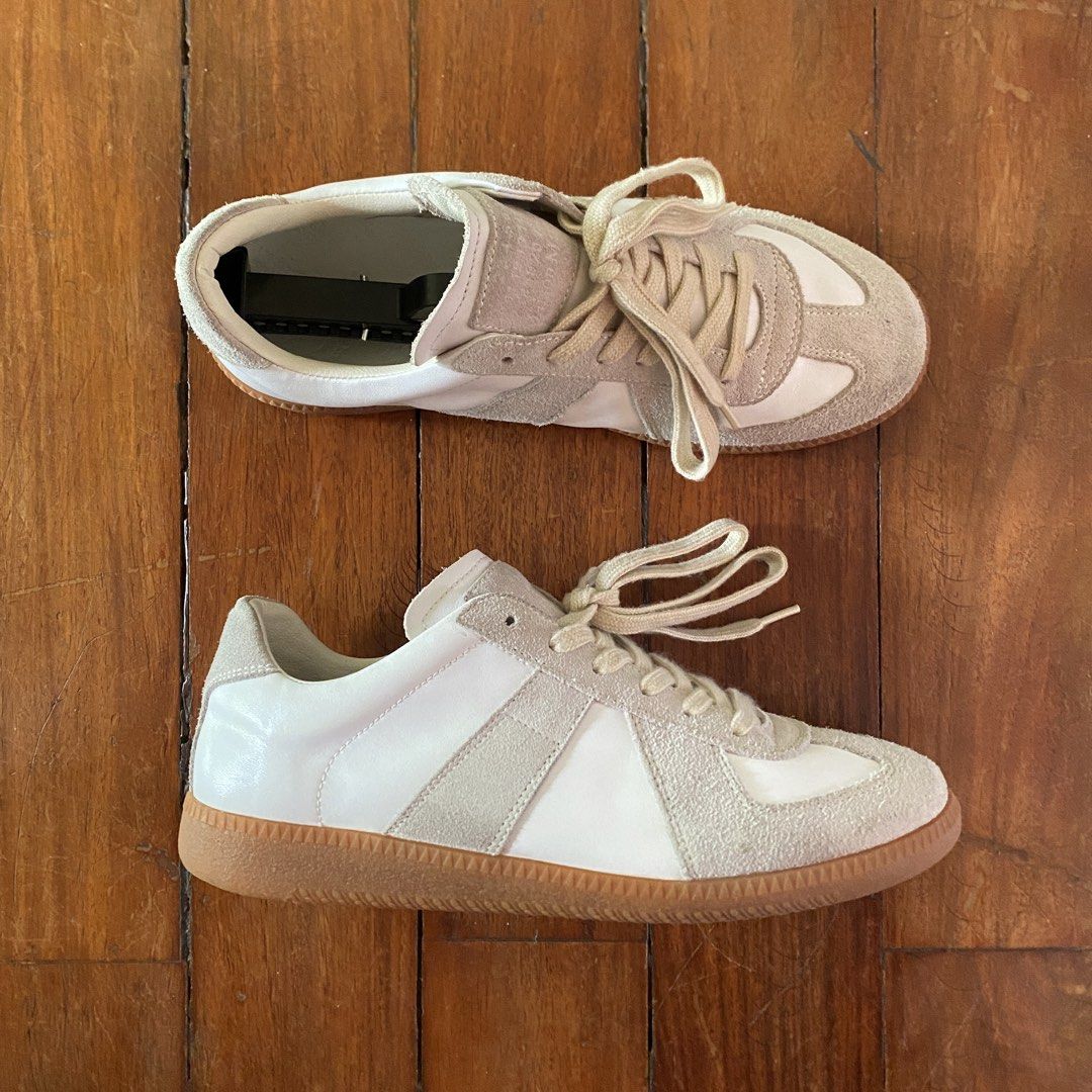 Margiela Replica GATS (Category: Sneakers) located in Naga. Submitted by decluttertingz_ (Listing ID 1423827927, Image 1). Description: Maison Margiela GATS (UA) Size 9 Complete inclusions 9/10 condition Issue: - slight dirt sa suede.