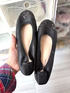 (Category: ) located in . Submitted by decluttering.shopph (Listing ID 1423969320, Image 1). Description: .