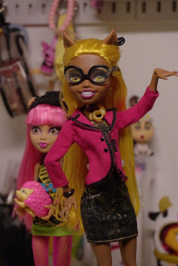 Monster High Dolls (Category: Kids Toys) located in Manila. Submitted by juanbisentea (Listing ID 1423804010, Image 3). Description: !!Monster High Dolls Bundle Sale!! Clawdeen and Clawdia 🐾🧶 -Smooth hair (both) -Tight legs/arms (both) -Incomplete Accessories -Free Stand(s) Mop: Gcash Mod: Jnt Loc: Visayas note: if get both free sf na!!! 🥰.
