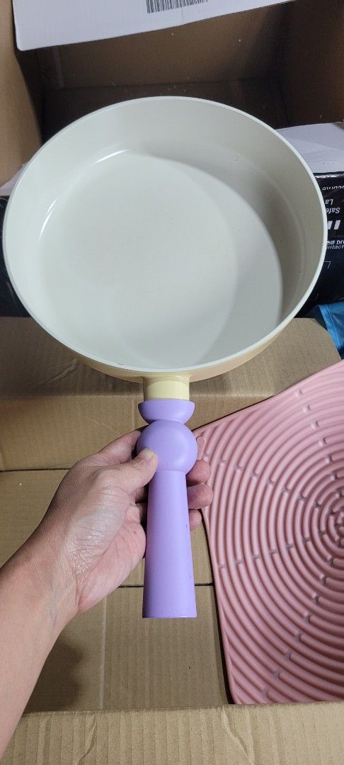 Neoflam Better Finger Cookware 24cm Pan (Category: Cookware & Accessories) located in Sablan. Submitted by gongonshelley12 (Listing ID 1423826090, Image 1). Description: 👉👉1500 ONLY👈👈 NEOFLAM PAN MAHAL DIN NETO BRAND NEW SIGNS OF USAGE SEEN ON PIC, NEVERTHELESS, SERVES ITS PURPOSE EXCELLENT PA RIN TO USE.