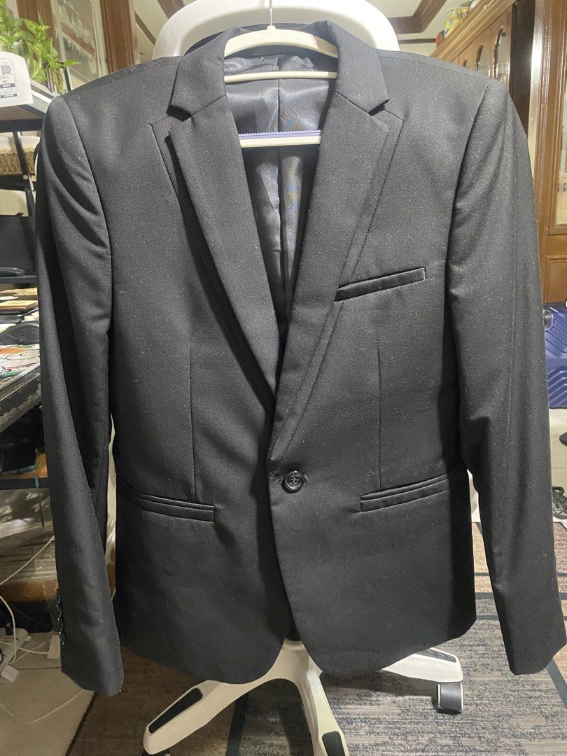 Onesimus Black Blazer Size 44 YOUNG MAN (Category: Coats, Jackets and Outerwear) located in Cavite. Submitted by quellystreasures (Listing ID 1423797672, Image 1). Description: - Onesimus Black Blazer - Size 44 YOUNG MAN - Used only for HS Graduation - Classic black color - Comes with free Onesimus garment bag - Perfect for young men.