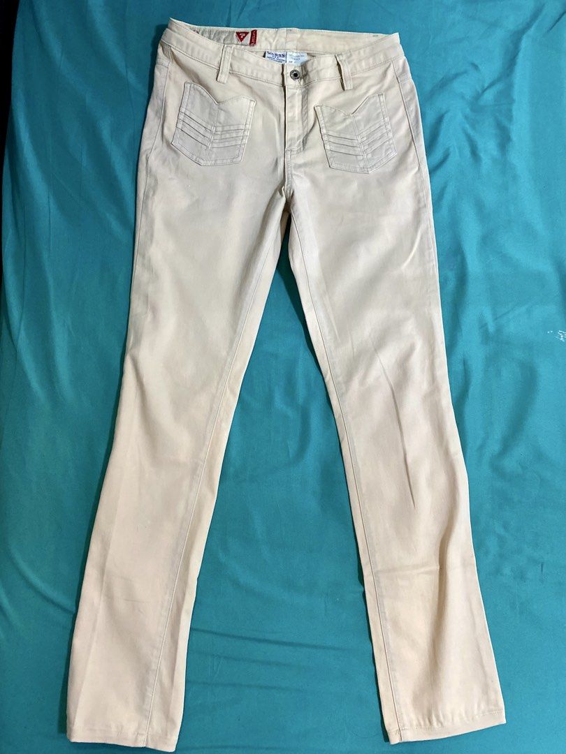 Vintage Guess Jeans Playa Size 27 (Category: Jeans) located in Las Pinas. Submitted by sww4n (Listing ID 1423938488, Image 1). Description: - Guess Playa Jeans - Light beige color - Size 27 - Straight leg cut - Button and zipper closure - Front pockets with decorative stitching - Model: L1075 694 -Preloved but in very good condition :D .