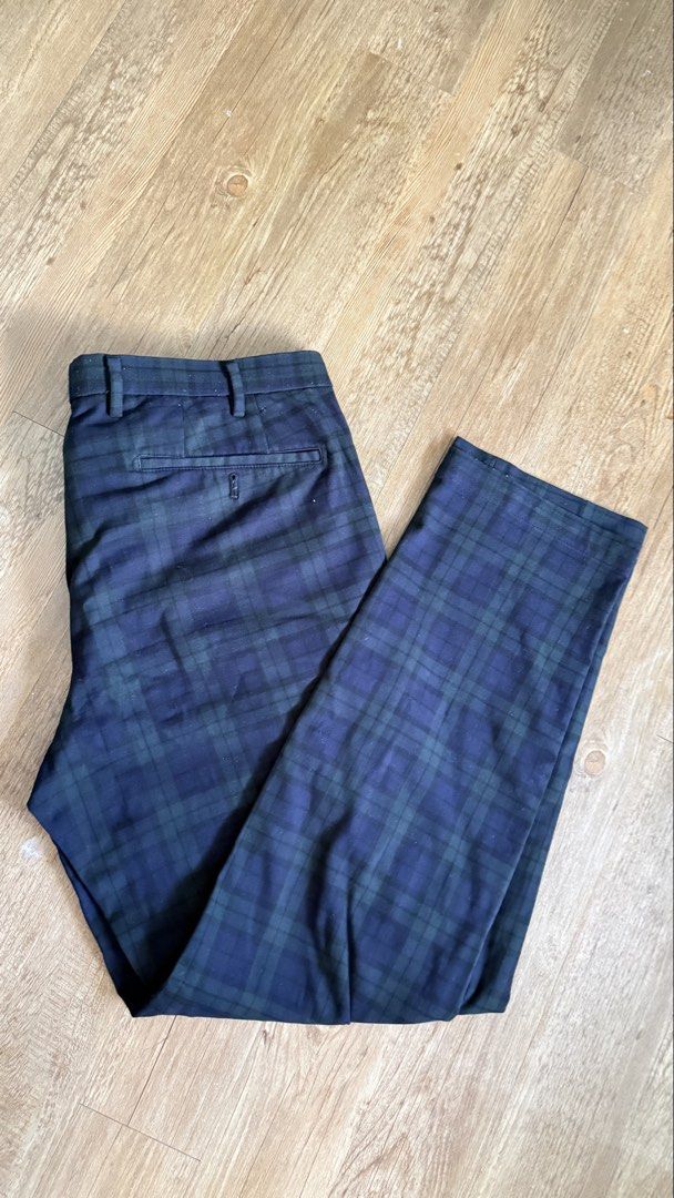Uniqlo Heattech Plaid Pants (Category: Trousers) located in San Pablo. Submitted by chinitokiddd (Listing ID 1423865466, Image 3). Description: - Uniqlo Heattech pants - Blue and green plaid pattern - Waist: 86cm - Material: Polyester, rayon, acrylic, spandex - Made in China - Ideal for cooler temperatures.
