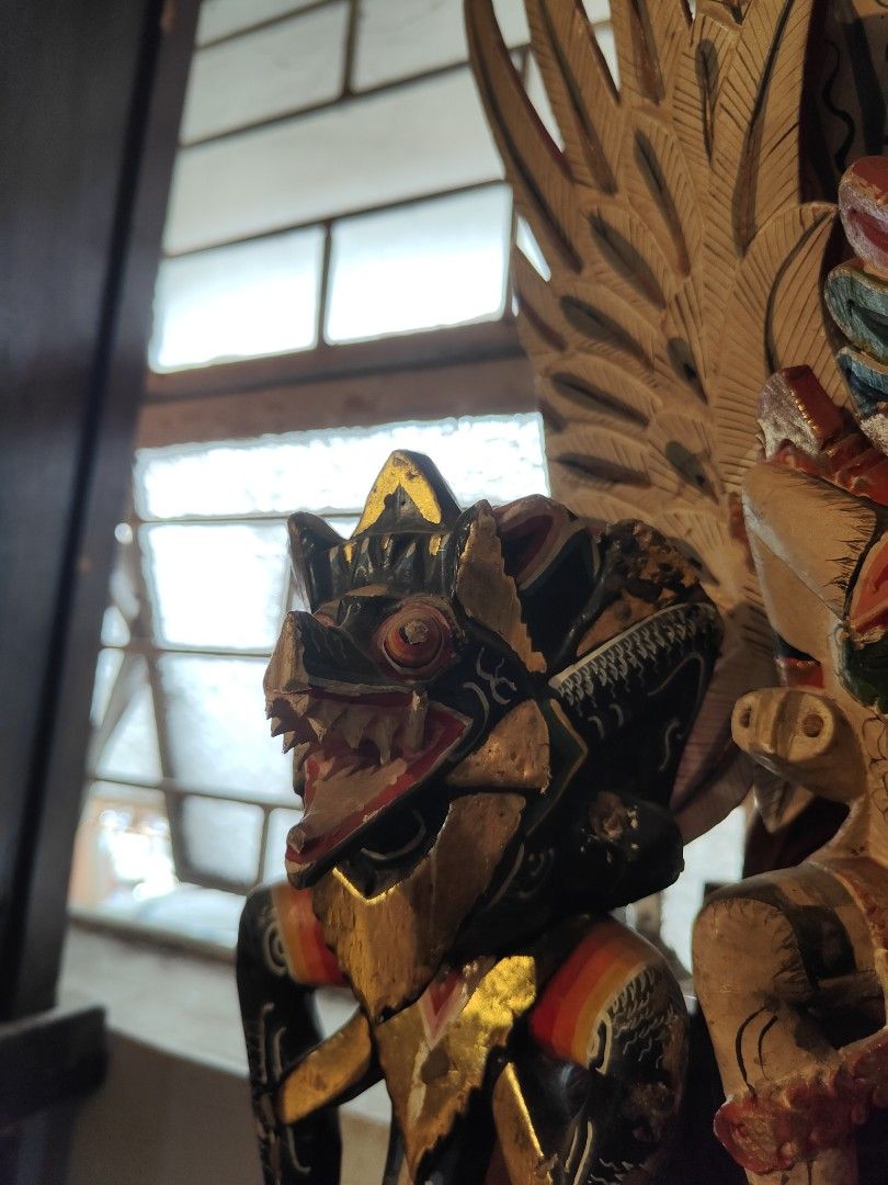 Vintage Wood Garuda Dragon (Category: Vintage Collectibles) located in Manila. Submitted by makkieenri69972 (Listing ID 1423819833, Image 3). Description: .