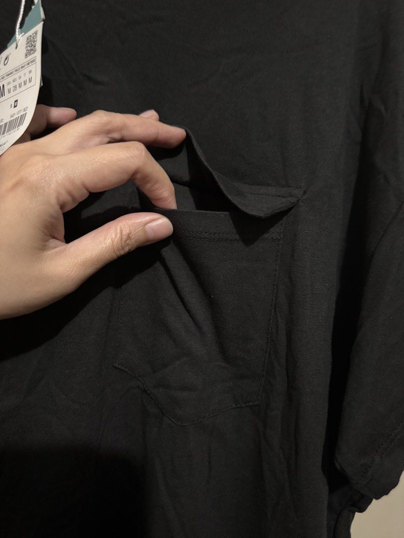 Zara Oversized Pocket T-shirt (Category: Tshirts & Polo Shirts ) located in Taguig. Submitted by batsybats (Listing ID 1423854206, Image 3). Description: BNWT oversized Long back style Negotiable.