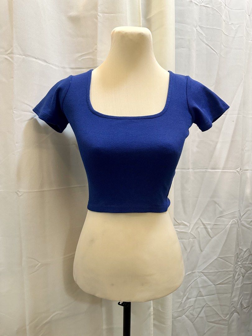 Zara Square Neck Crop Top (Category: Sleeveless) located in Manila. Submitted by randomdeclutter (Listing ID 1423957908, Image 1). Description: - Zara crop top - Vibrant blue color - Square neckline - Short sleeves - Ribbed fabric - Size: Small - Made in Bangladesh.