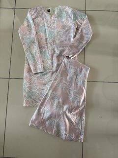 (Category: ) located in . Submitted by wardrobelama (Listing ID 1423838680, Image 1). Description: .