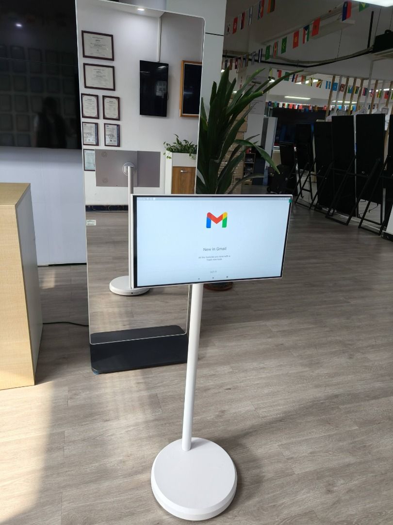 360 Logix 21.5 Inch Portable Smart Android Display (Category: Monitor Screens) located in Caloocan City. Submitted by sebastian.genesis.reyes (Listing ID 1405389802, Image 2). Description: Upgrade the way you work, learn, and entertain with this Rollable Smart TV a sleek, cordless, and fully mobile smart display designed for modern living. Whether for home, office, fitness, or content creation, this all-in-one device adapts to your lifestyle. ✨ K