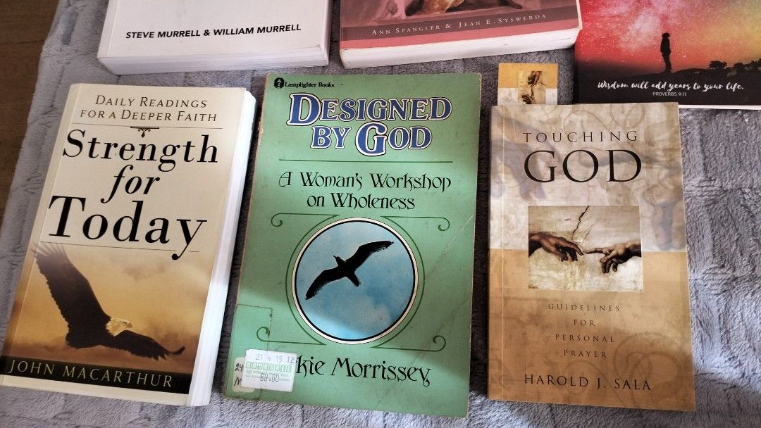 600 Take All Christian Books (Category: Religion Books) located in Las Pinas. Submitted by denisesayoc (Listing ID 1419460456, Image 2). Description: RFS decluttering.