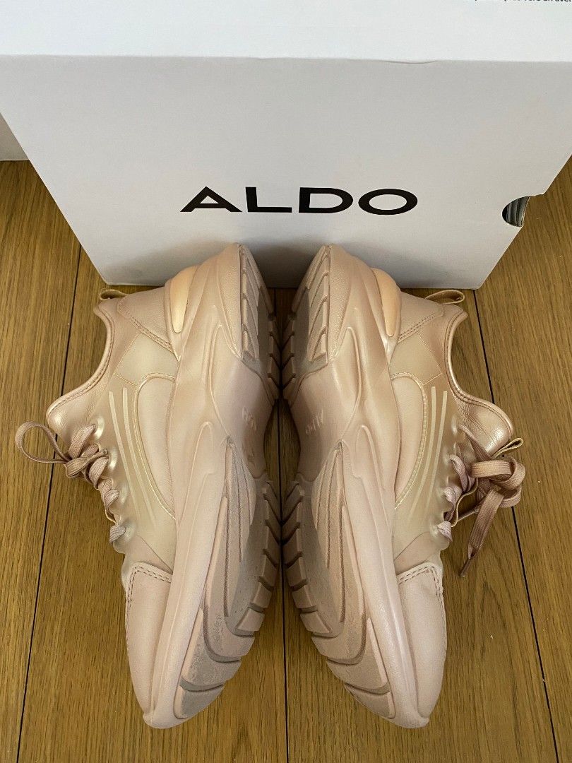 Aldo Sneakers US 7.5 (Category: Sneakers) located in Pasig City. Submitted by ramsl (Listing ID 1419414830, Image 3). Description: - Aldo sneakers - Chunky sole and mixed materials - Size: US 7.5, UK 5, EUR 38 -Orig price when bought 7k -Selling for 650 Lalamove, gogoexpress,lbc Buyer will shoulder shipping fee.