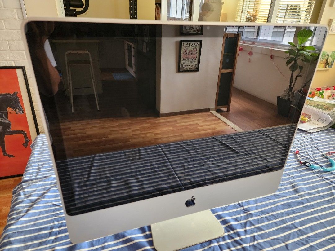 Apple iMac - Silver65561095687299110