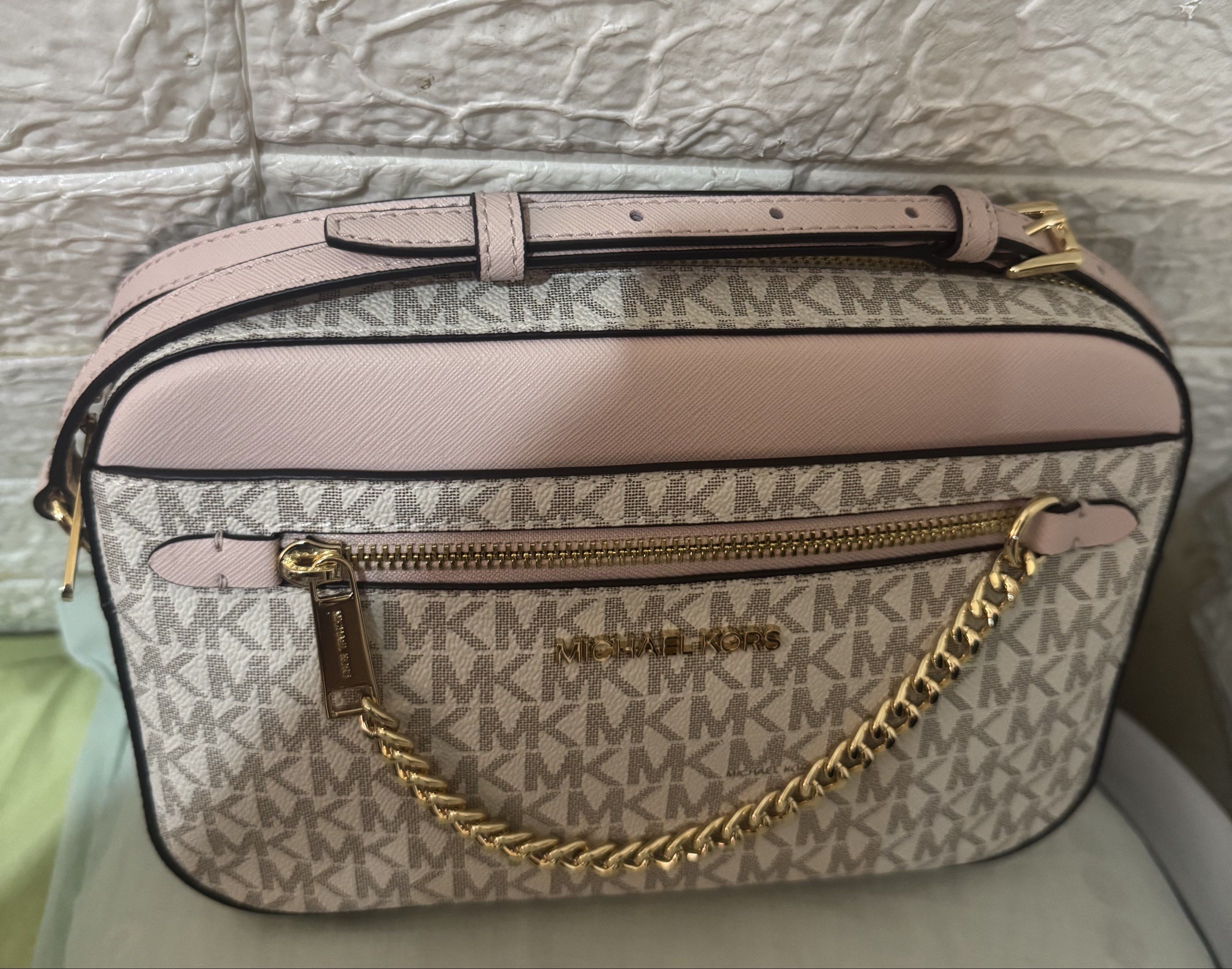 Authentic MK Jet Set Pink Blush (Brandnew) (Category: Luxury Bags & Wallets) located in Makati City. Submitted by tinniedl0320 (Listing ID 1419555612, Image 3). Description: Bought through pasabuy in US during live selling in MK store from legit online seller (jingsauthentic2 in ig) Wala lng sya plastic na since nun live inavail s store sila un mga nkasabit and display. But I can give MK plastic from my other MK bags dn pag ngavail.☺️ Payment via