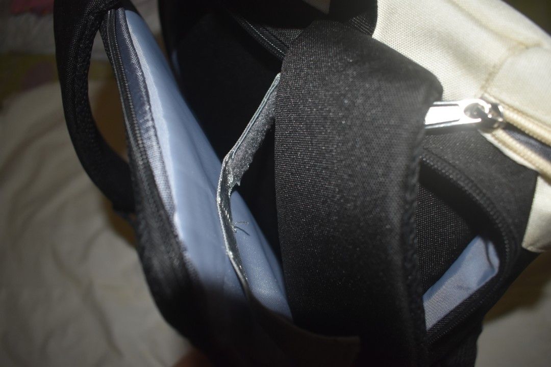 Badminton Backpack Unisex (Category: Backpacks) located in Manila. Submitted by chillzthrift (Listing ID 1419398111, Image 3). Description: - high quality thick material so no need to worry about heavy things - has racket compartment with velcro to keep the rackets from moving around - 2 big pockets at the side of the bag - big shoe compartment at the bottom - very spacious inside DM FOR MORE DETAILS AND FULL VIDEO ON THE BAG 📍: Manila 💳: Gcash