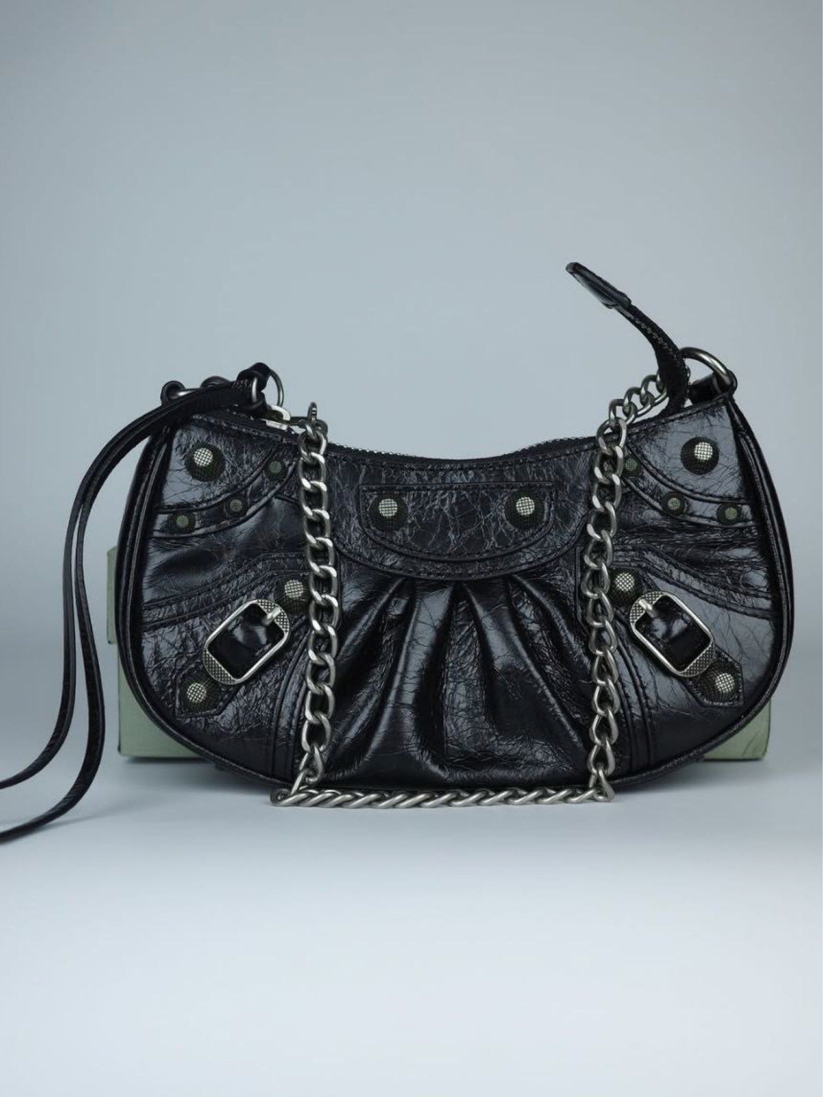 Balenciaga Le Cagole Shoulder Bag (Category: Luxury Bags & Wallets) located in Bulacan. Submitted by gentle.stuffy (Listing ID 1419459153, Image 1). Description: - In excellent condition. - Dm the last price for sure buyer. - Dm for the other infos and photos. - Strictly Payment First. 💸MOP: Bank, Gcash 📦MOD: lalamove, J&T, LBC or buyer preferred choice. The buyer will shoulder the shipping fees..