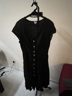 (Category: ) located in . Submitted by ellyyypreloved (Listing ID 1419533994, Image 1). Description: .