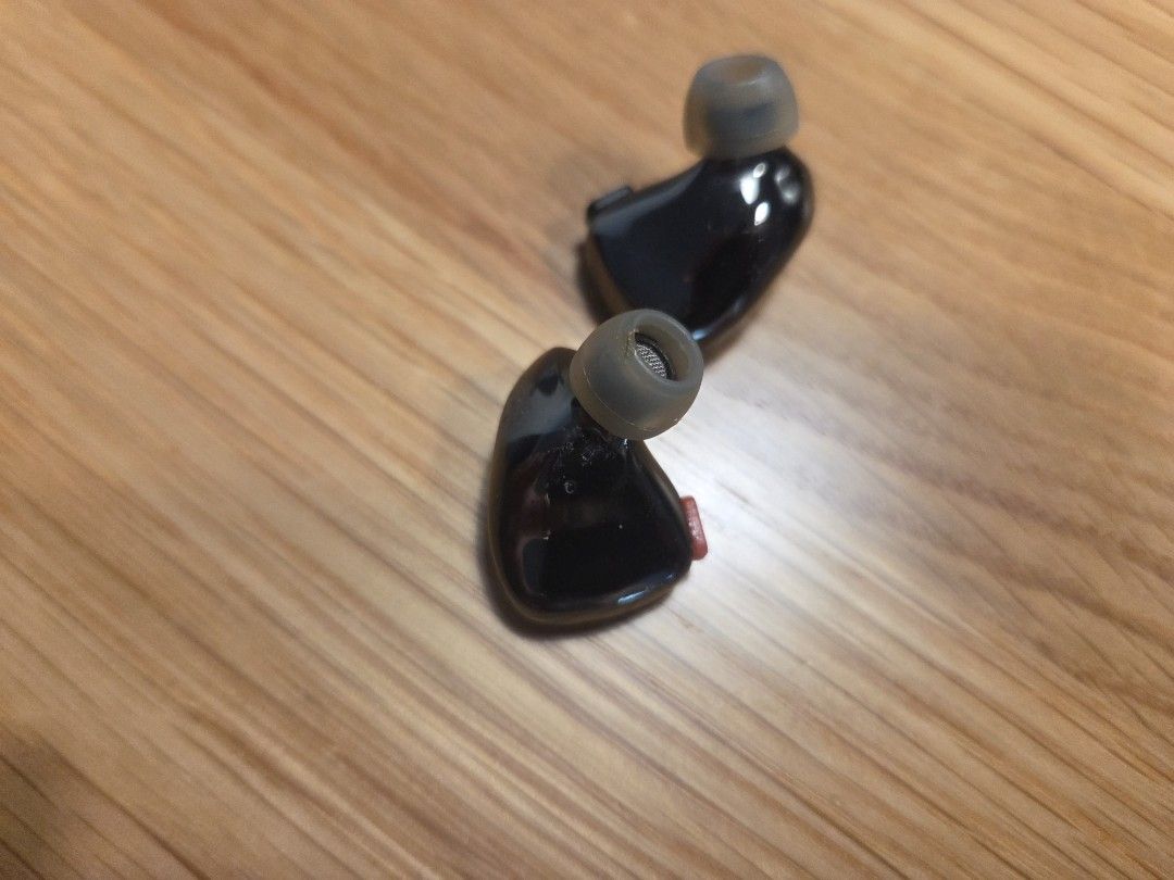 Black In-Ear Earphones65561087134209112