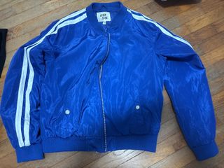 (Category: ) located in . Submitted by hydratedlinen (Listing ID 1419511159, Image 1). Description: .