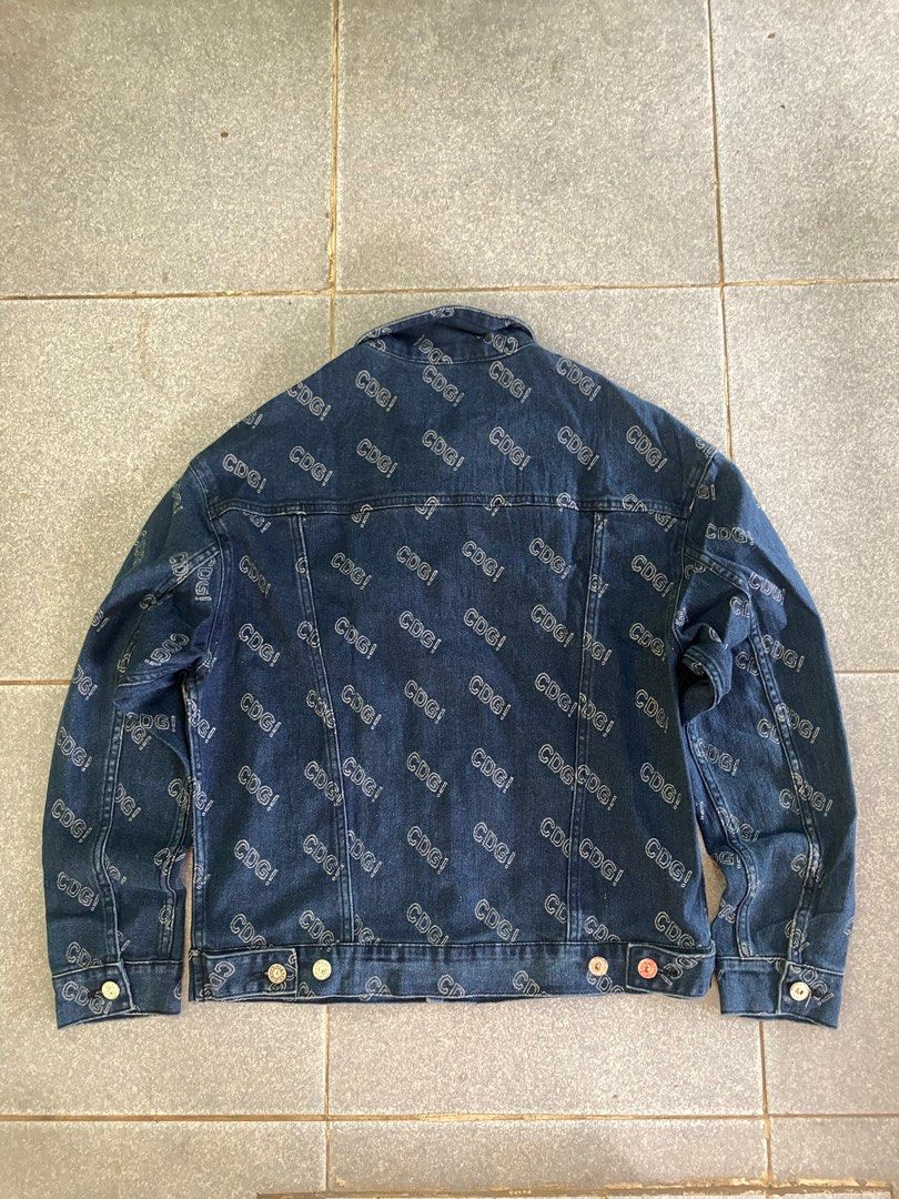 C.D.G. Denim jacket (Category: Coats, Jackets and Outerwear) located in Davao. Submitted by fritzay (Listing ID 1419519727, Image 3). Description: CDG Blue denim jacket Asnew condition 22 x 24 dimensions 10/10 color rate Complete details No issue Thrifted item only + sf💸💸 Loc. Davao city, Mindanao 📍.
