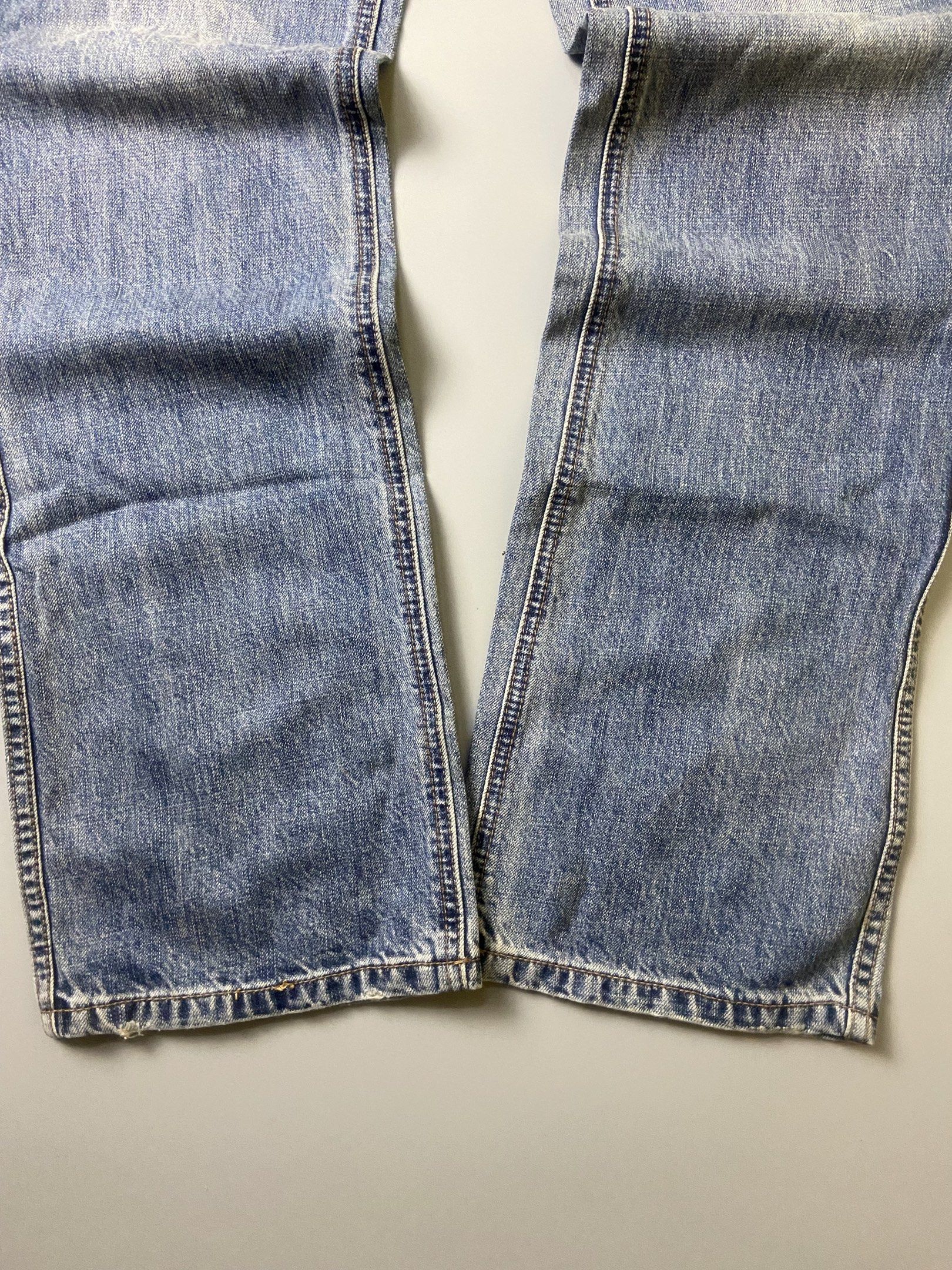 celine pants (Category: Jeans) located in San Fernando. Submitted by dippedrops (Listing ID 1419539571, Image 3). Description: celine pants excellent condition no issue size 26 to 28 L- 43 Hem - 8.5.