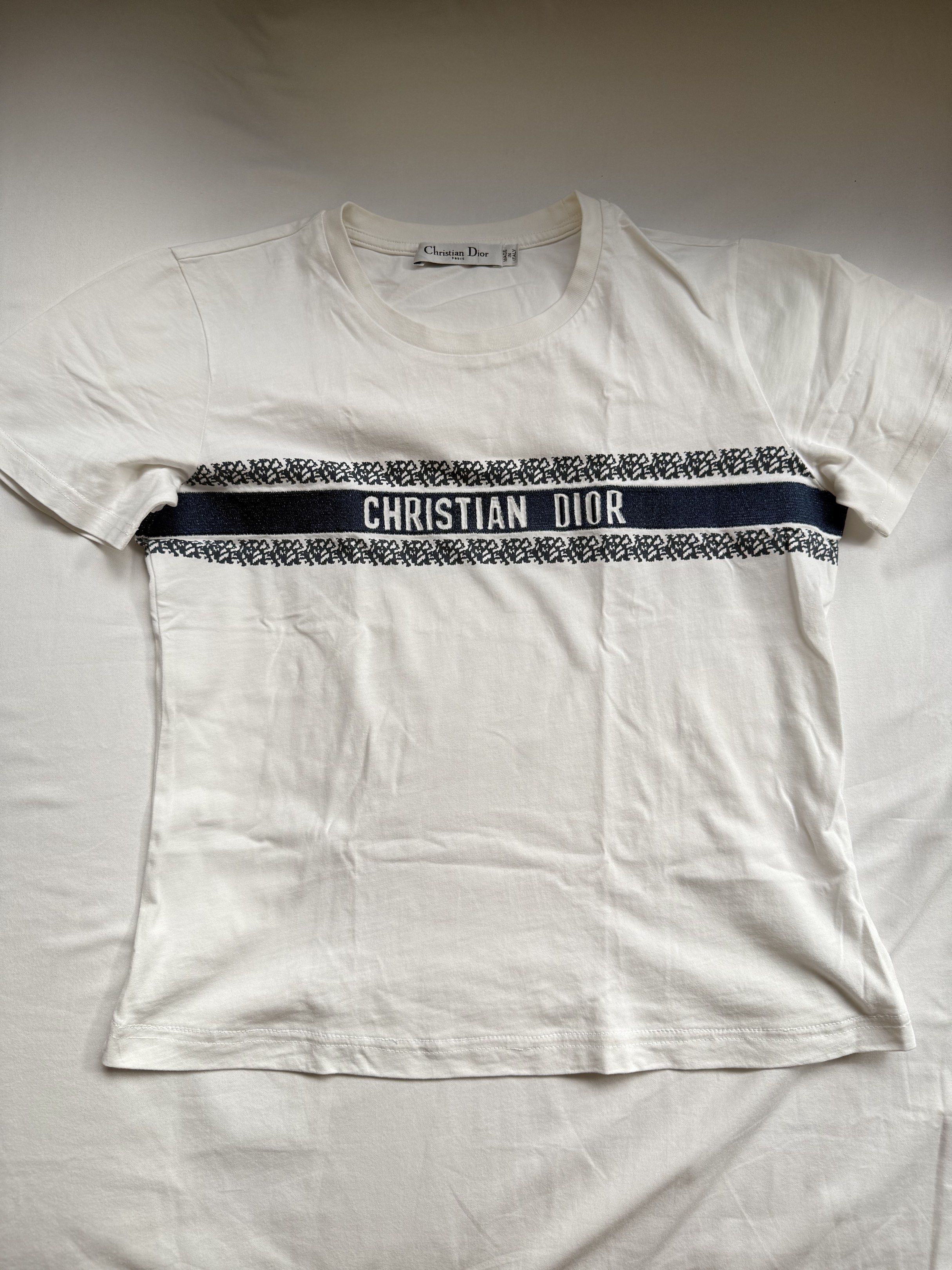 Christian Dior Tee (S) (Category: Shirts) located in Manila. Submitted by boxesbybelle (Listing ID 1419402497, Image 1). Description: .