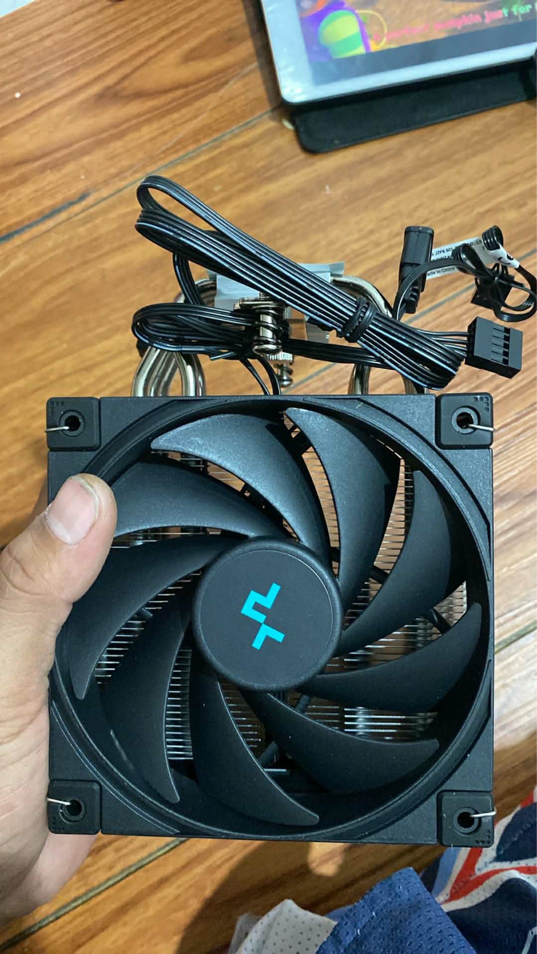 DeepCool AK500S DIGITAL SE CPU Cooler (Category: Computer Parts) located in Manila. Submitted by andrea54897 (Listing ID 1419455480, Image 2). Description: - DeepCool AK500S DIGITAL SE CPU cooler - Features a black fan - Includes a status display - DeepCool logo present - Includes cooler, mounting hardware, and cables - Heatsink with multiple fins - Box included.